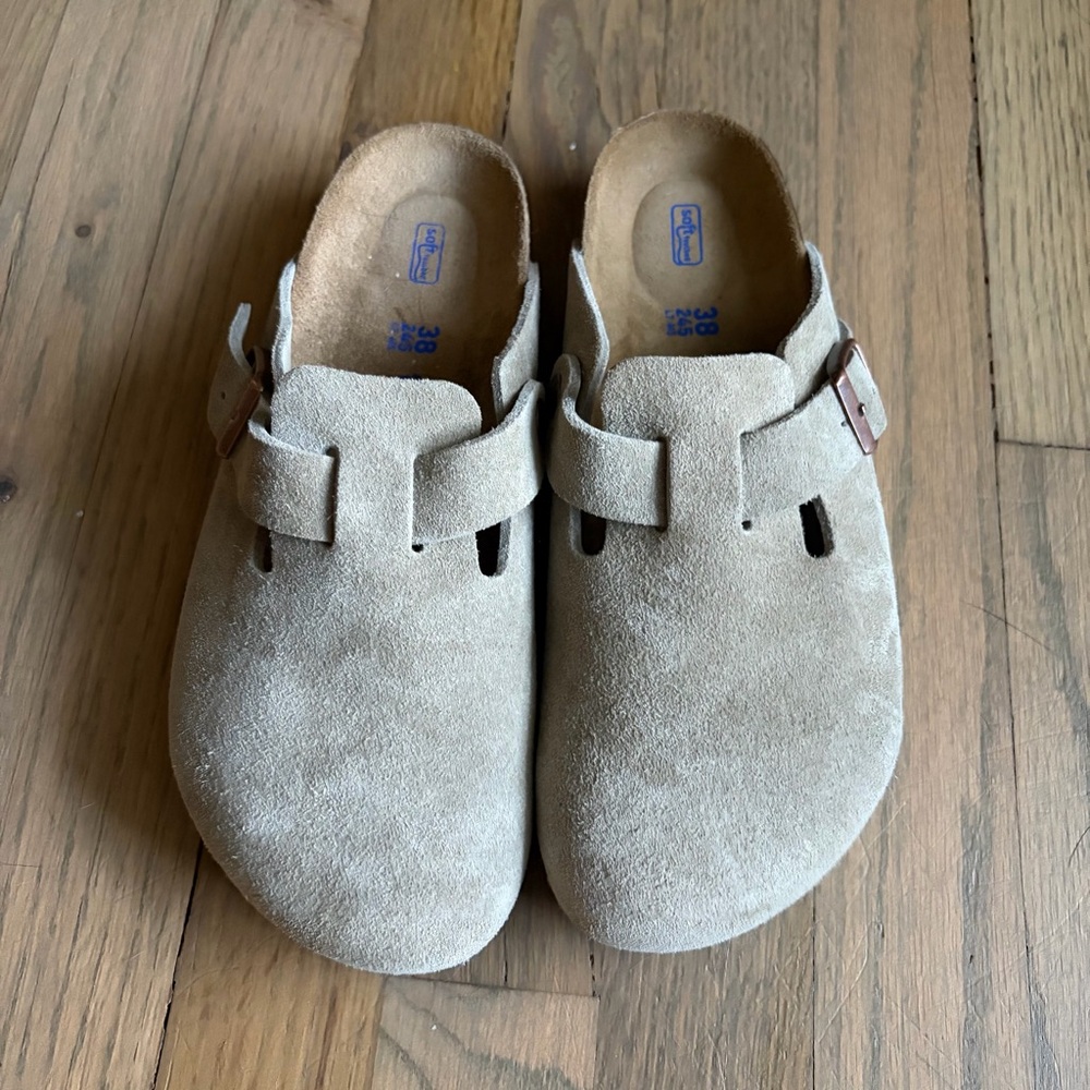 Birkenstock Boston Clogs - Women’s Size 38 - Suede Beige